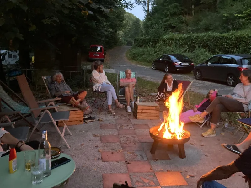 Yoga Sommertage 2024 mit Gabriele Sachs - Lagerfeuer